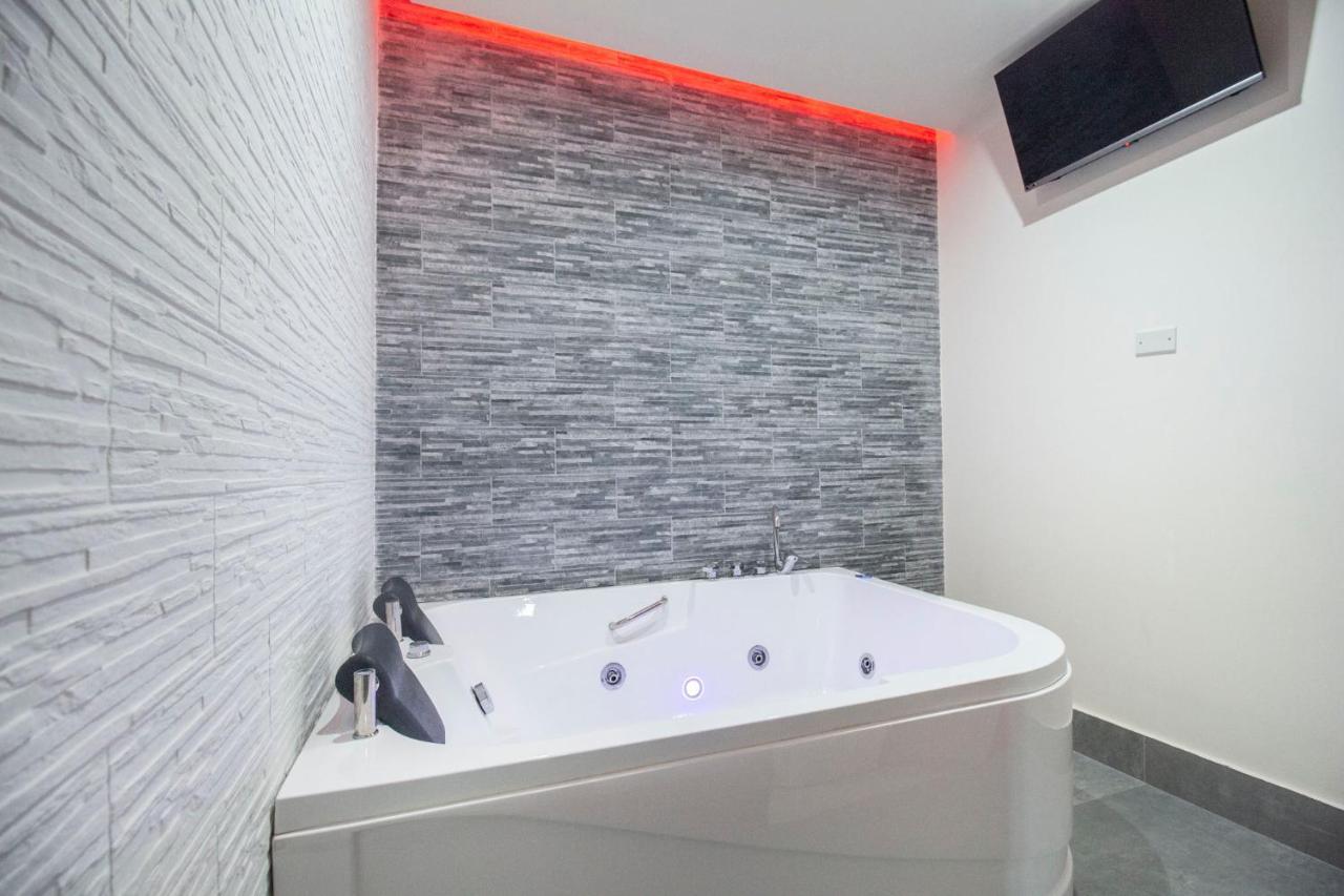 Royal Playa Suite And Apartament -Private Parking- Self Chek Out Κατάνια Εξωτερικό φωτογραφία