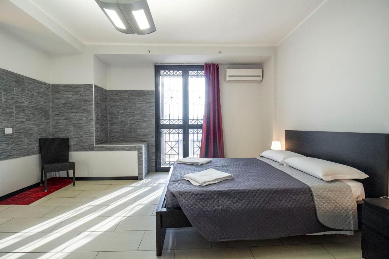 Royal Playa Suite And Apartament -Private Parking- Self Chek Out Κατάνια Εξωτερικό φωτογραφία