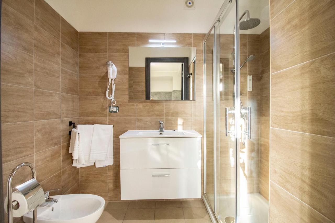 Royal Playa Suite And Apartament -Private Parking- Self Chek Out Κατάνια Εξωτερικό φωτογραφία