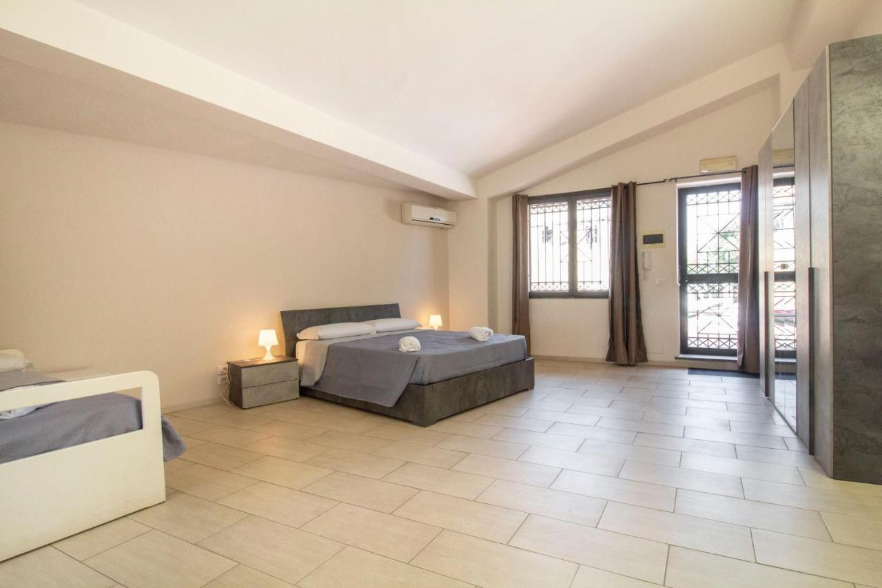 Royal Playa Suite And Apartament -Private Parking- Self Chek Out Κατάνια Εξωτερικό φωτογραφία