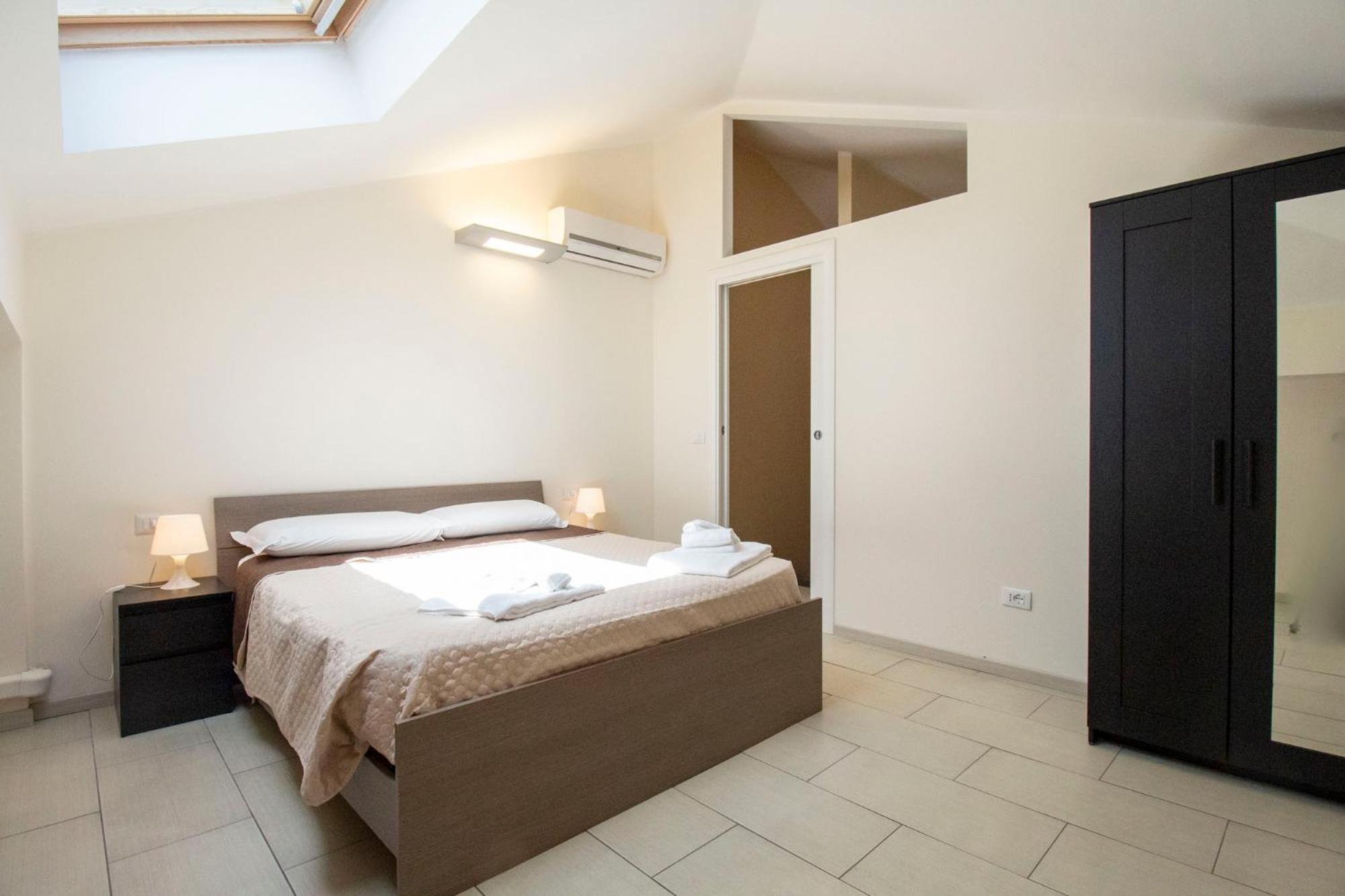 Royal Playa Suite And Apartament -Private Parking- Self Chek Out Κατάνια Εξωτερικό φωτογραφία